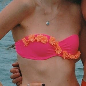 32 A Victoria’s Secret Pink Bikini tip